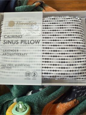 Calming Sinus Pillow - White with Black Dot Stripe